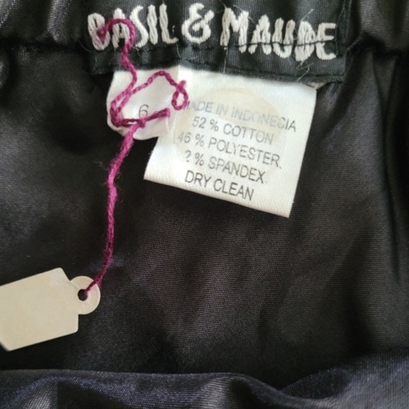 Basil & Maude Beaded New York City Red Rose Black Full Skirt Size 6 - Picture 8 of 8